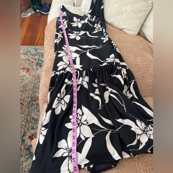 Dress - Picture 4 of 9